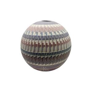 Vintage Navajo Native American Etched Pastel Pottery 8.5" Tall